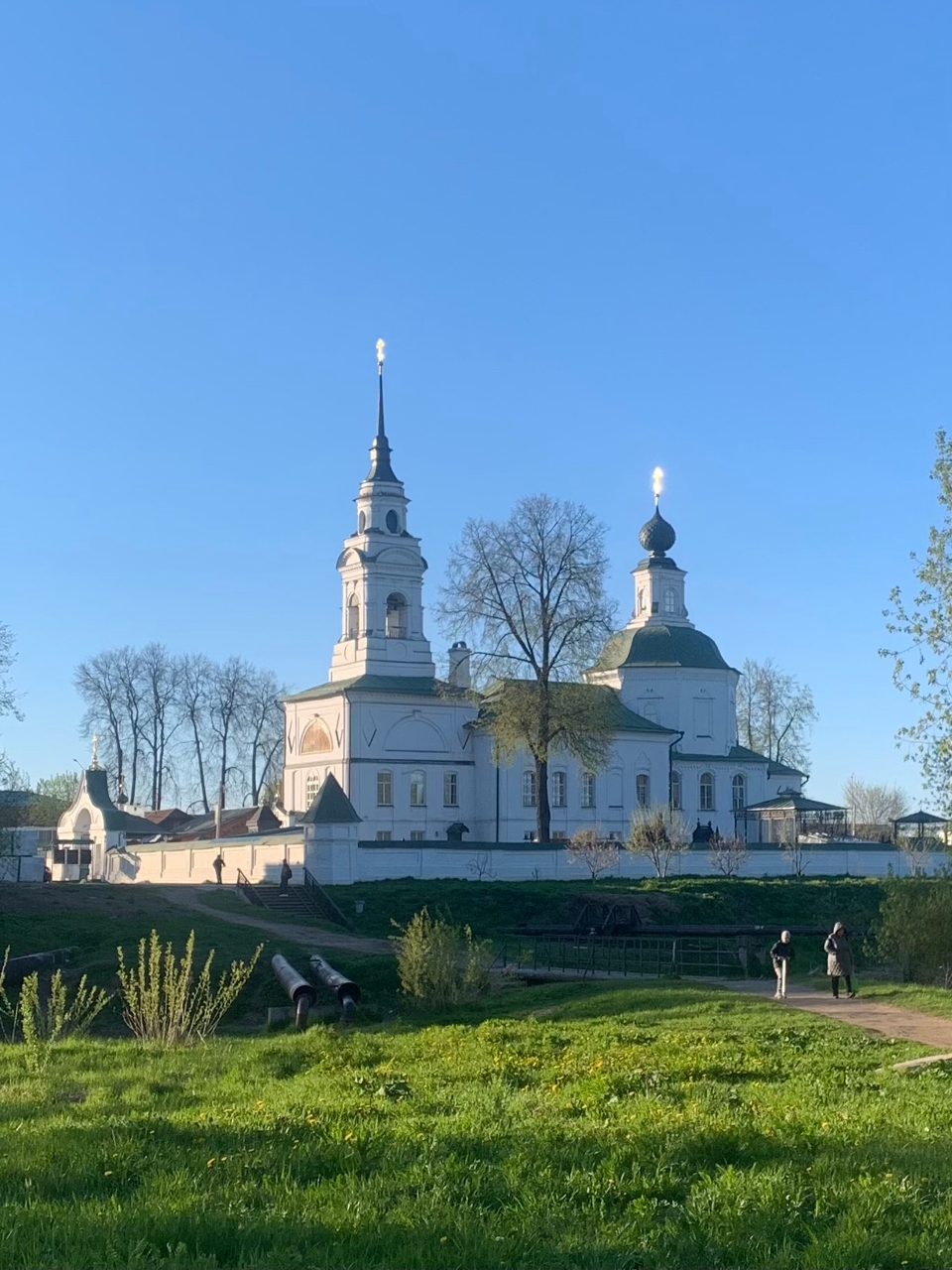 Храм Спаса-на-Запрудне